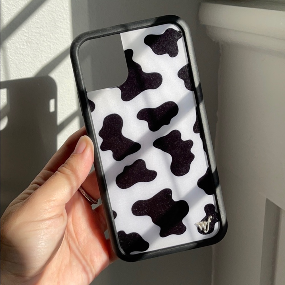 wildflower moo moo case iPhone 11